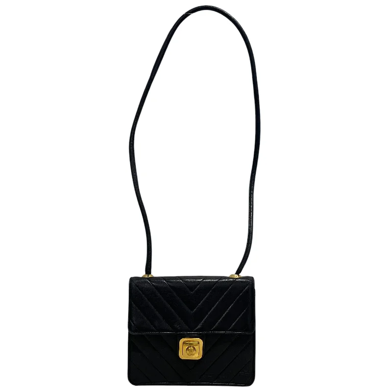 Women's bags with playful fringe details and vibrant colors for a fun fashion statement-CHANEL/Cross Body Bag/Leather/BLK/chevron/quilted/flap/gold hard