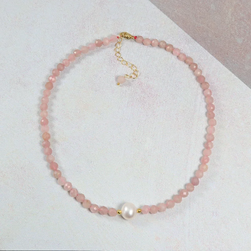 Trendy necklaces and pendants with geometric shapes for a modern aesthetic-Rose Quartz and Freshwater Pearl Necklace