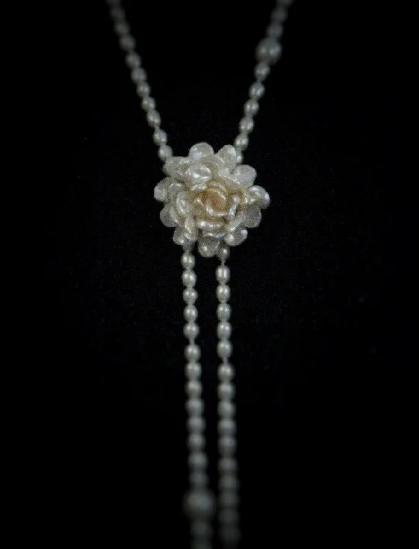 Beautiful necklaces and pendants with diamond halo settings for extra brilliance-Petal Pearl Brooch